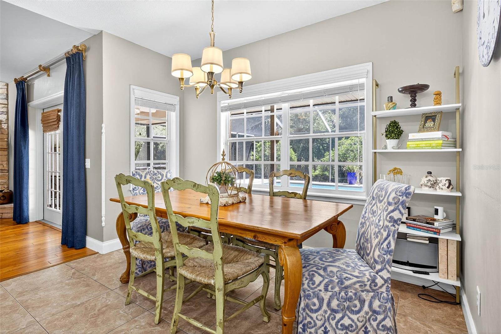 GRANDVIEW GROVE - Residential