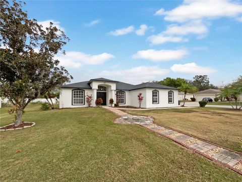 A home in LAKELAND