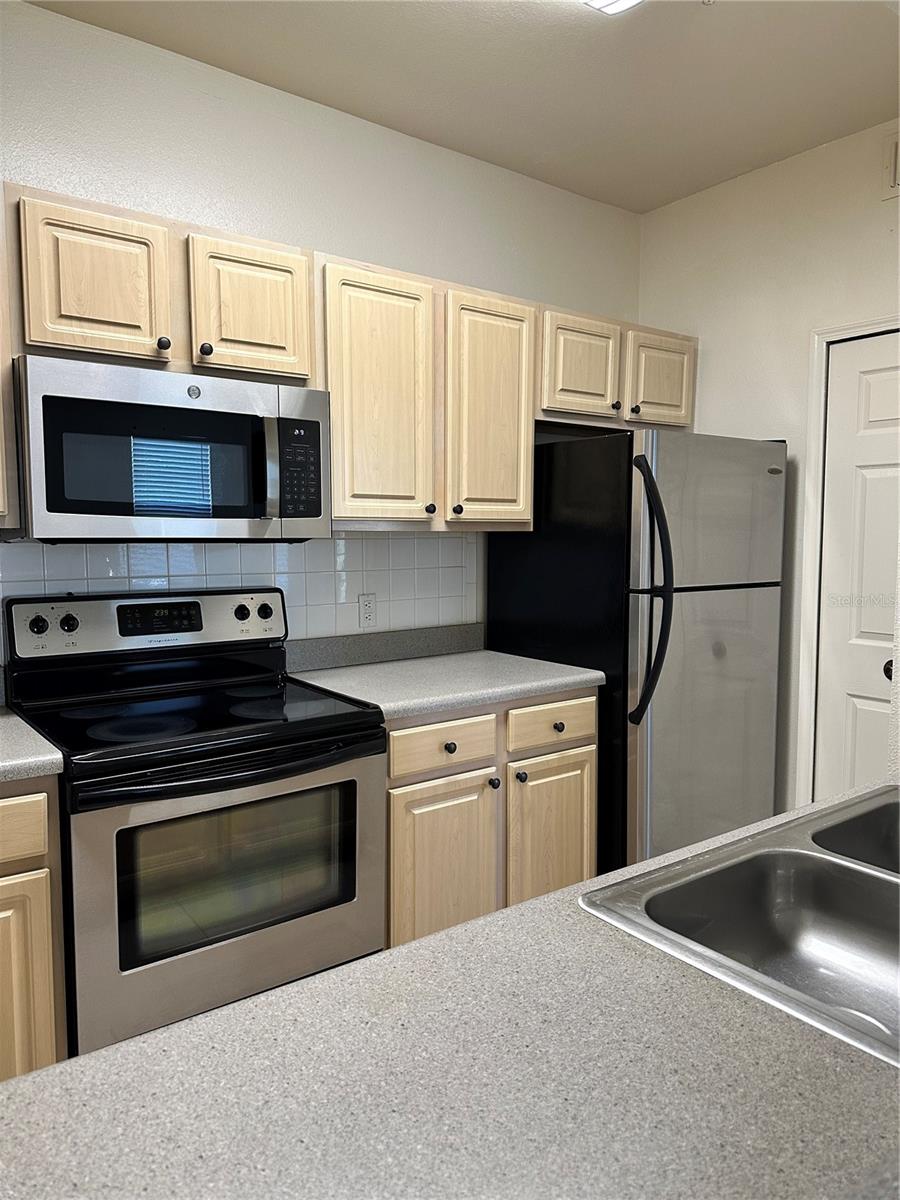 420 SUMMIT RIDGE PLACE 214