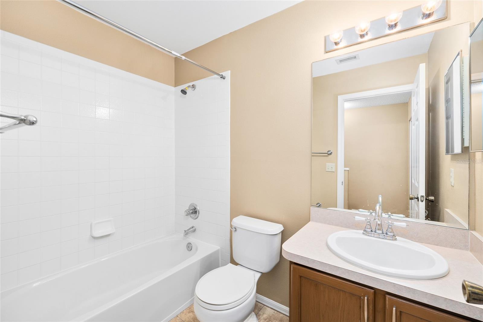 THE TWNHMS AT KENSINGTON PH - Residential