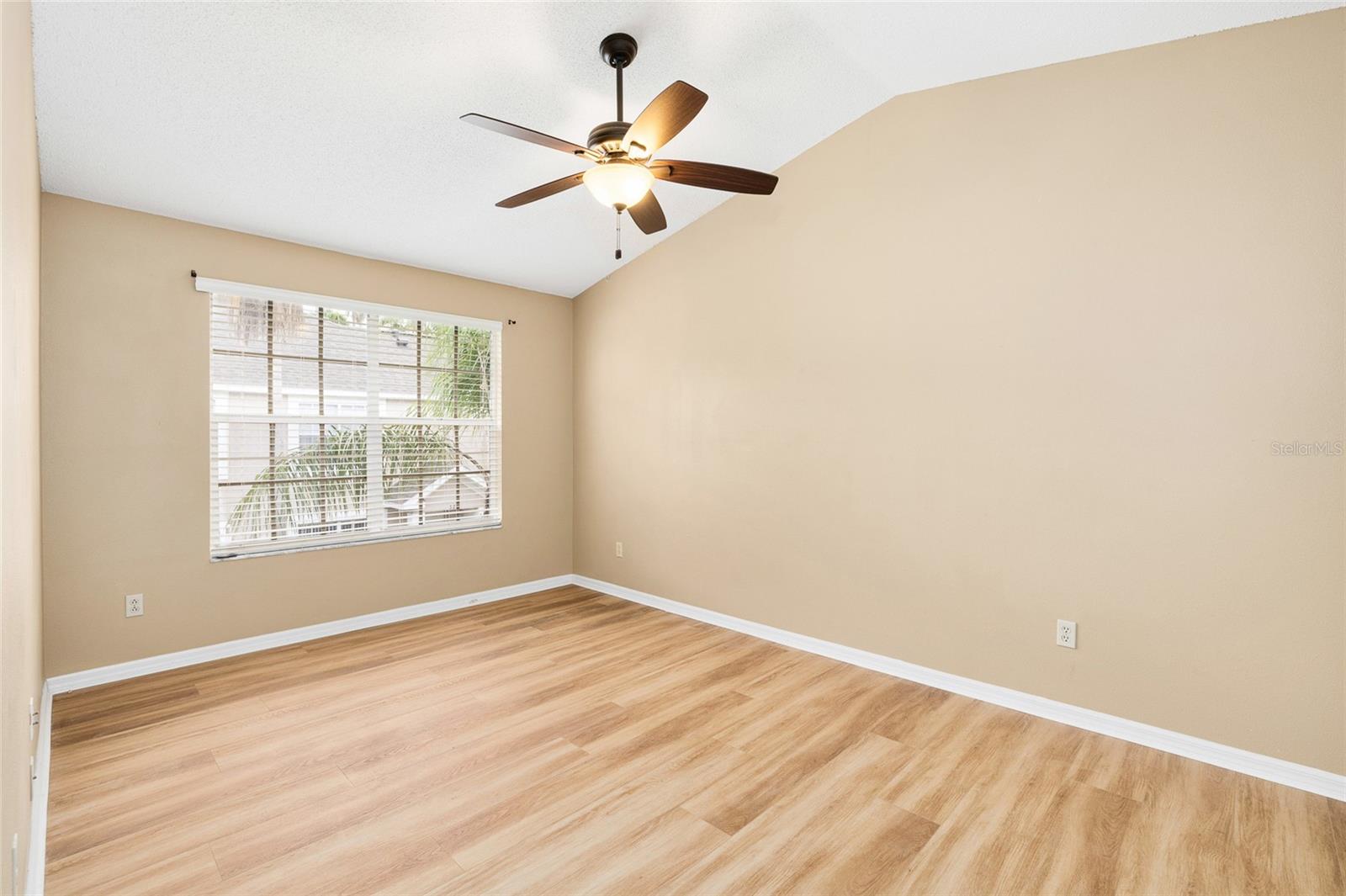 THE TWNHMS AT KENSINGTON PH - Residential