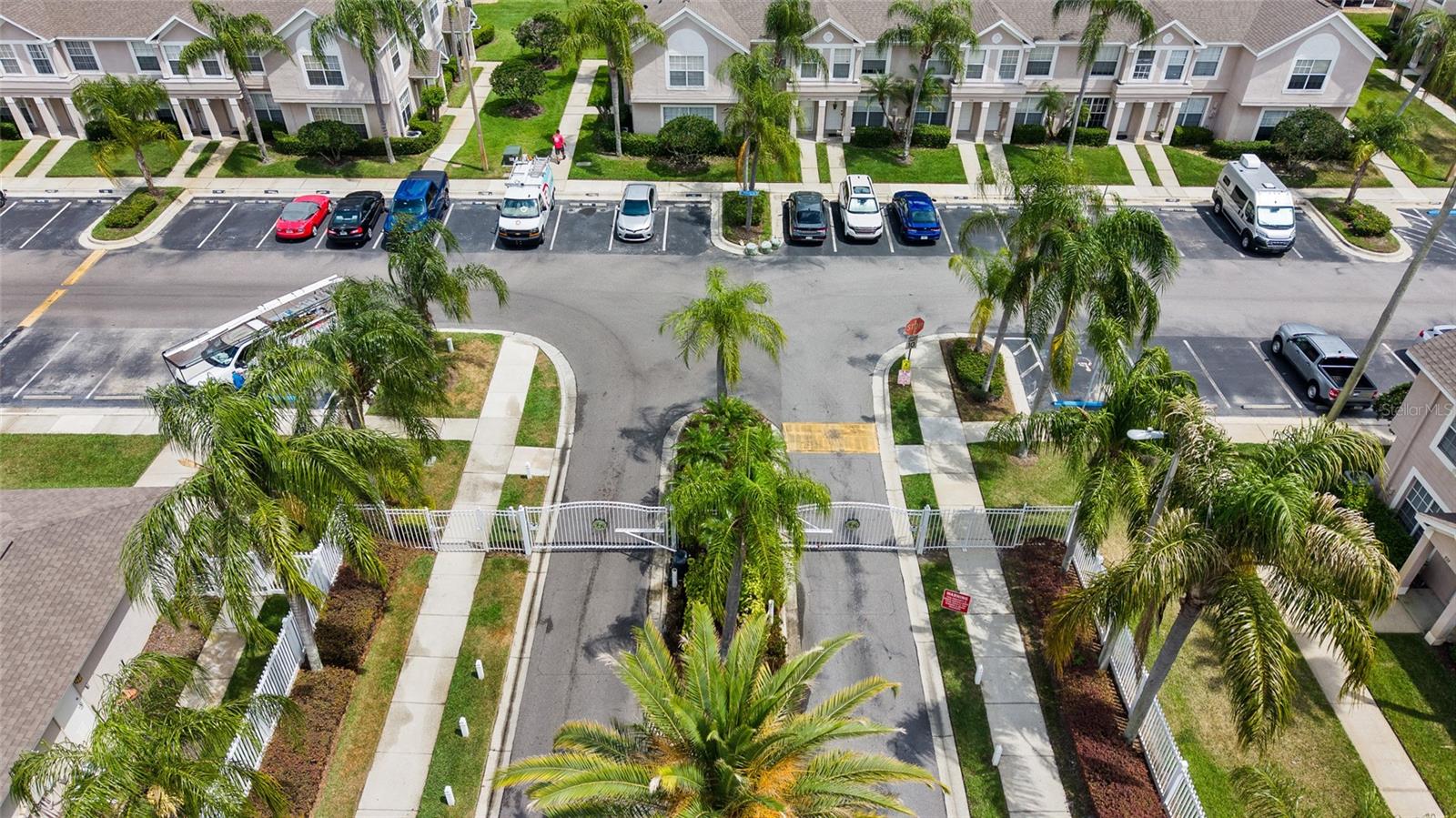 THE TWNHMS AT KENSINGTON PH - Residential