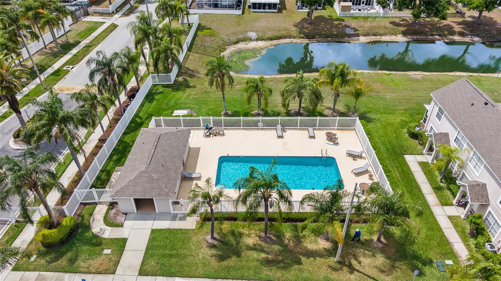 THE TWNHMS AT KENSINGTON PH - Residential