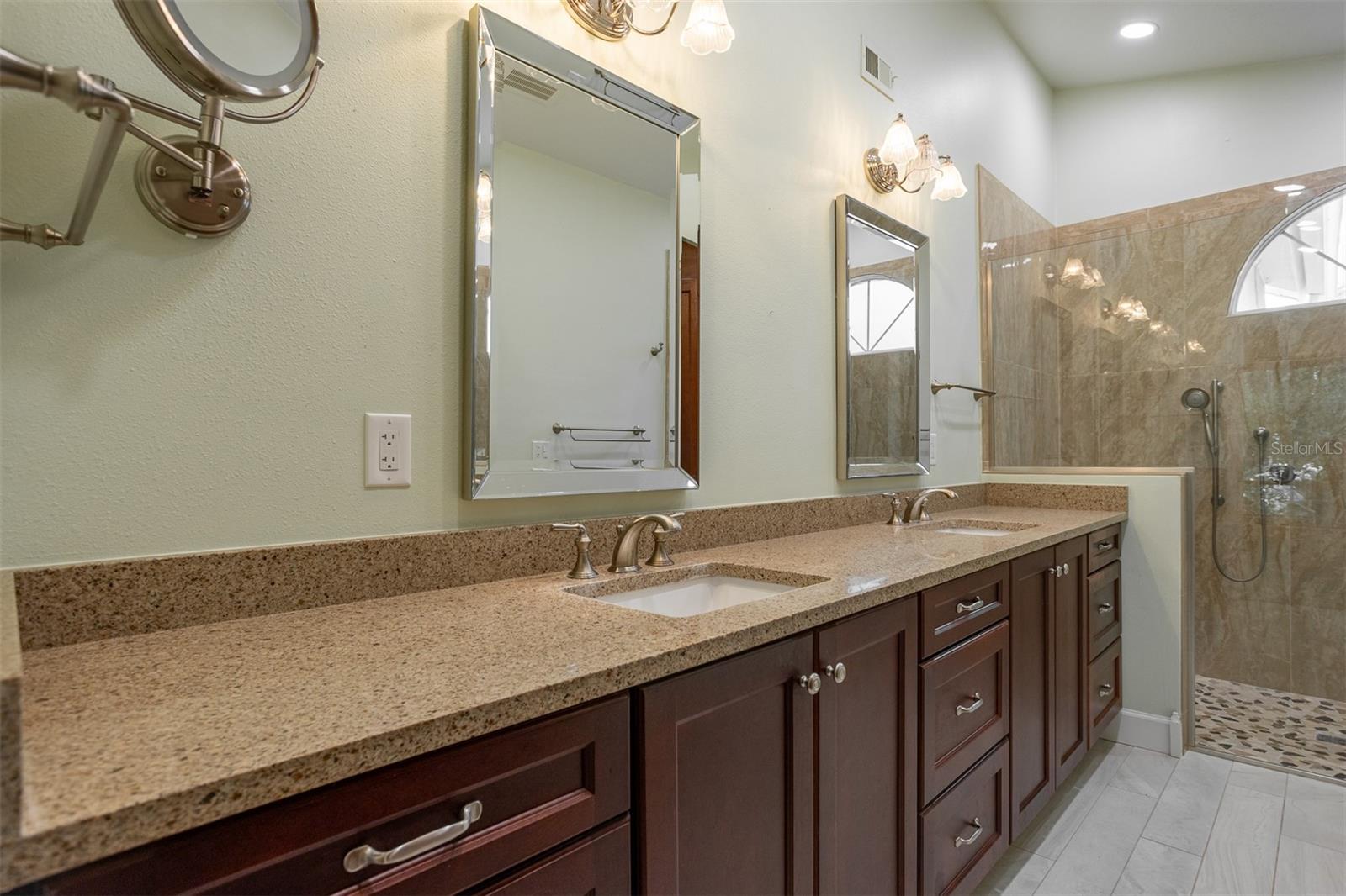 VILLAS AT CYPRESS RUN-WEST - Residential