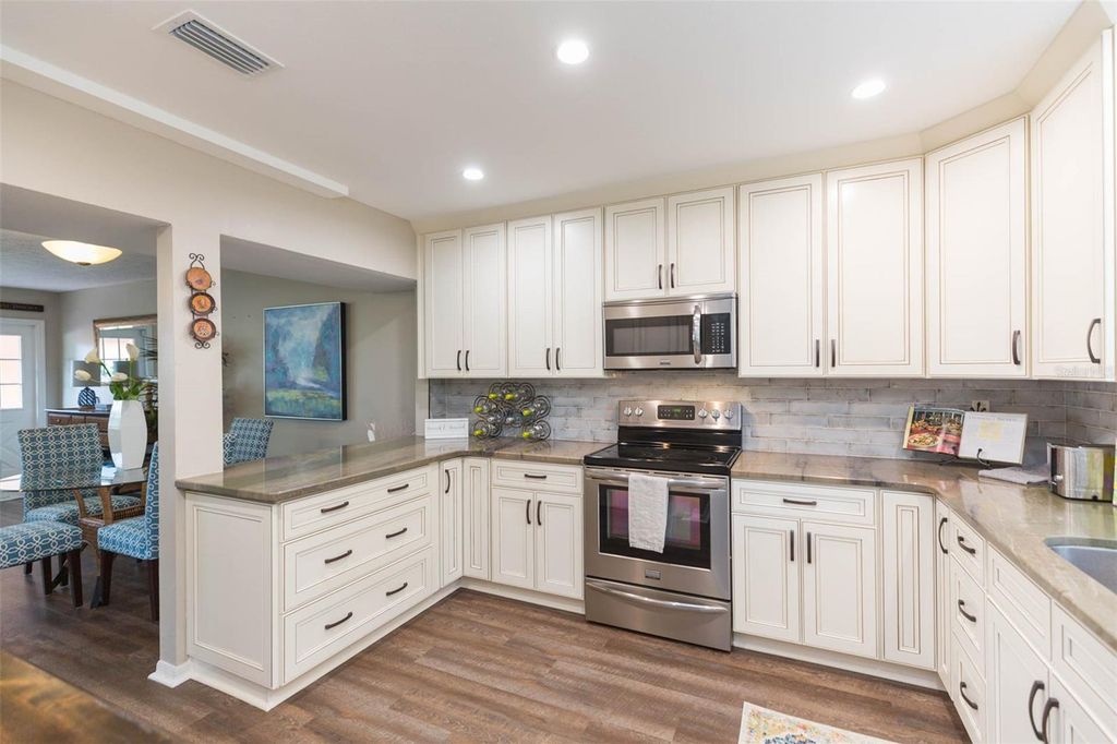 Photo of 702 W Bay Street #A, Tampa, FL 33606 (MLS # TB8481622)