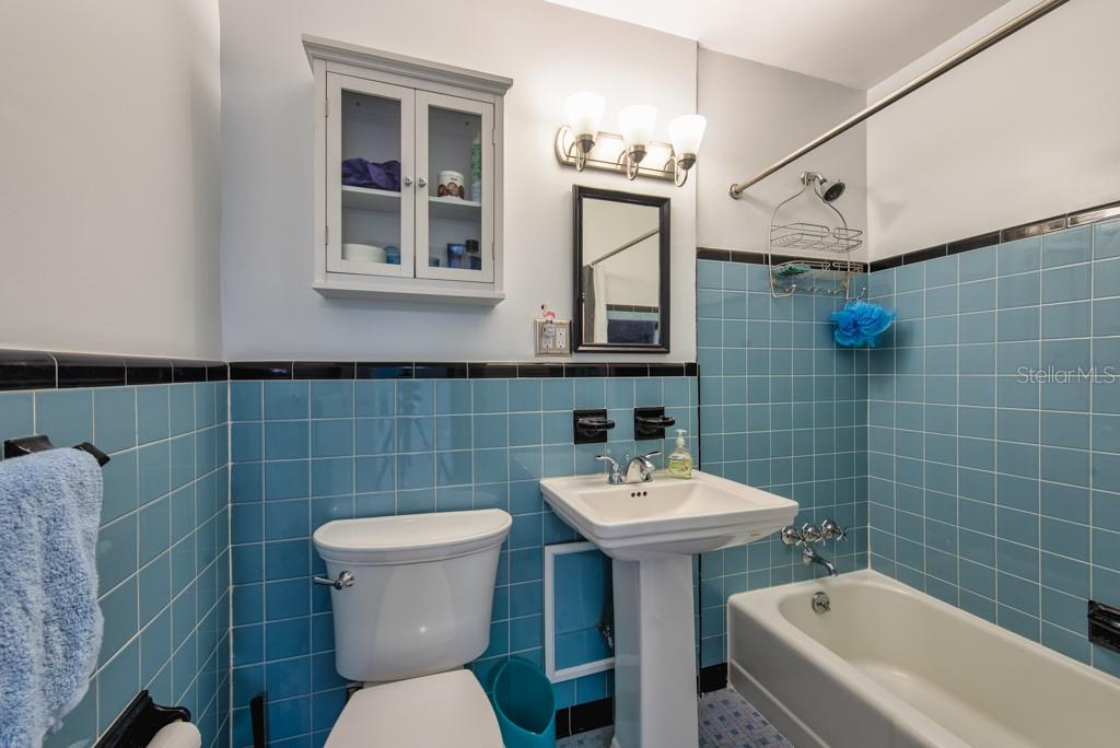 SUNCOAST TOWERS APTS CO-OP - Residential