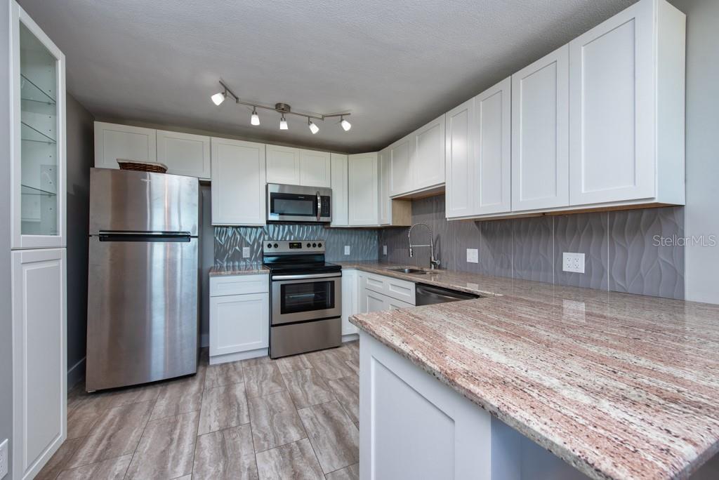 SUNCOAST TOWERS APTS CO-OP - Residential