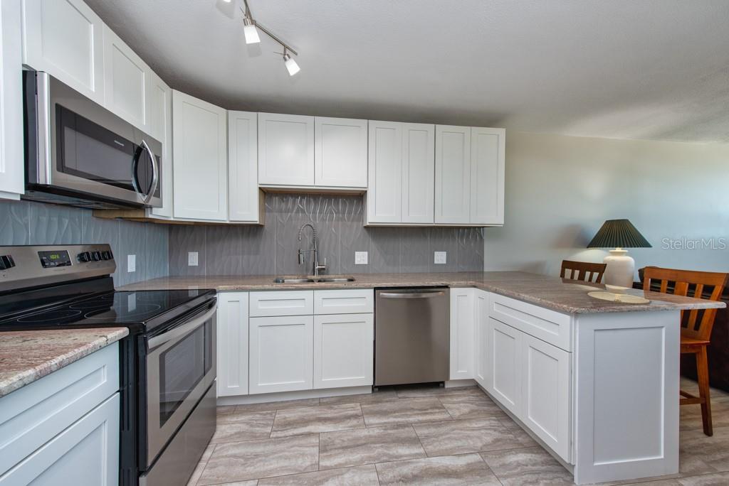 SUNCOAST TOWERS APTS CO-OP - Residential