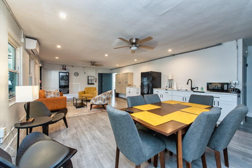 SUNCOAST TOWERS APTS CO-OP - Residential