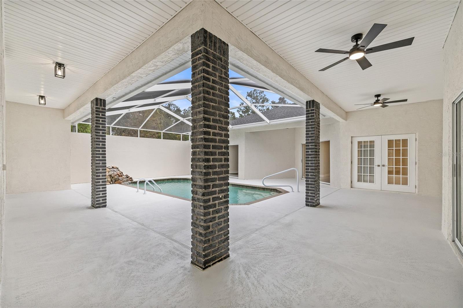 SPRING HILL - Residential