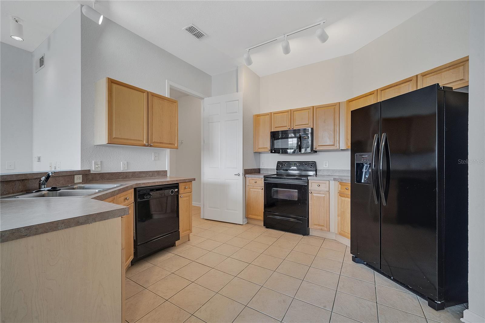 TERRACE RDG/TOWN CENTER EAST - Residential Lease