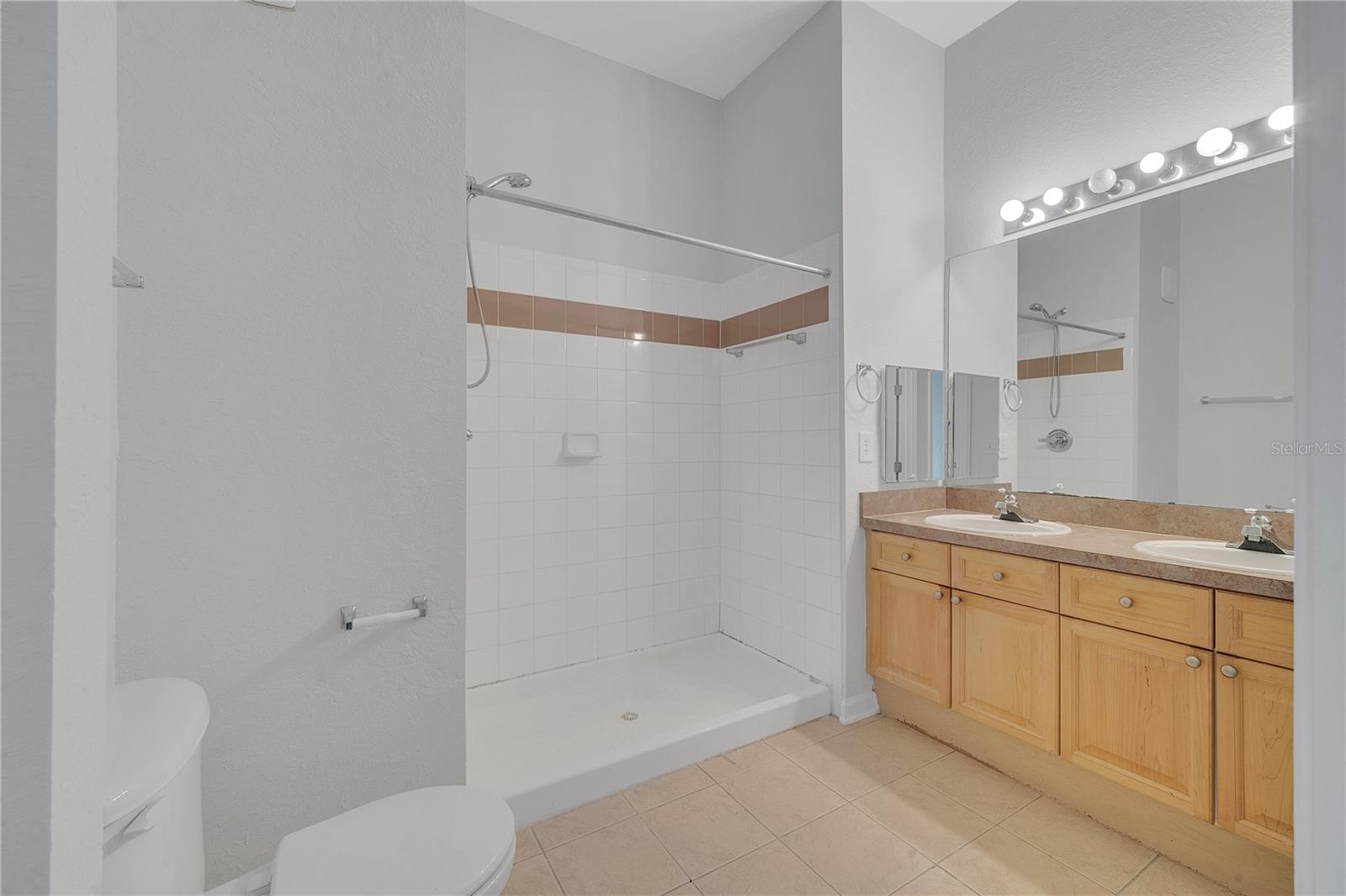 TERRACE RDG/TOWN CENTER EAST - Residential Lease