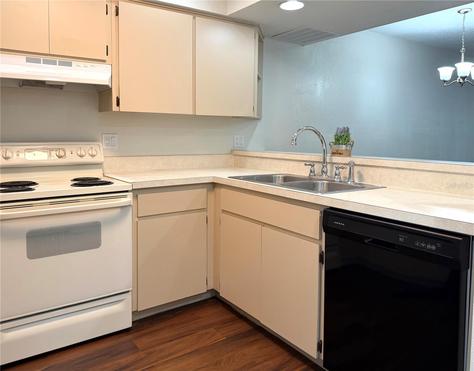 1300 CYPRESS COVE COURT