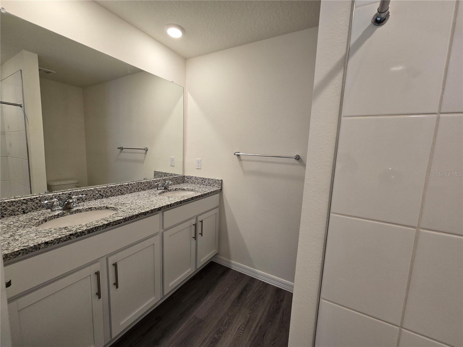 TWO RIVERS PRCL A2 PH A - Residential Lease