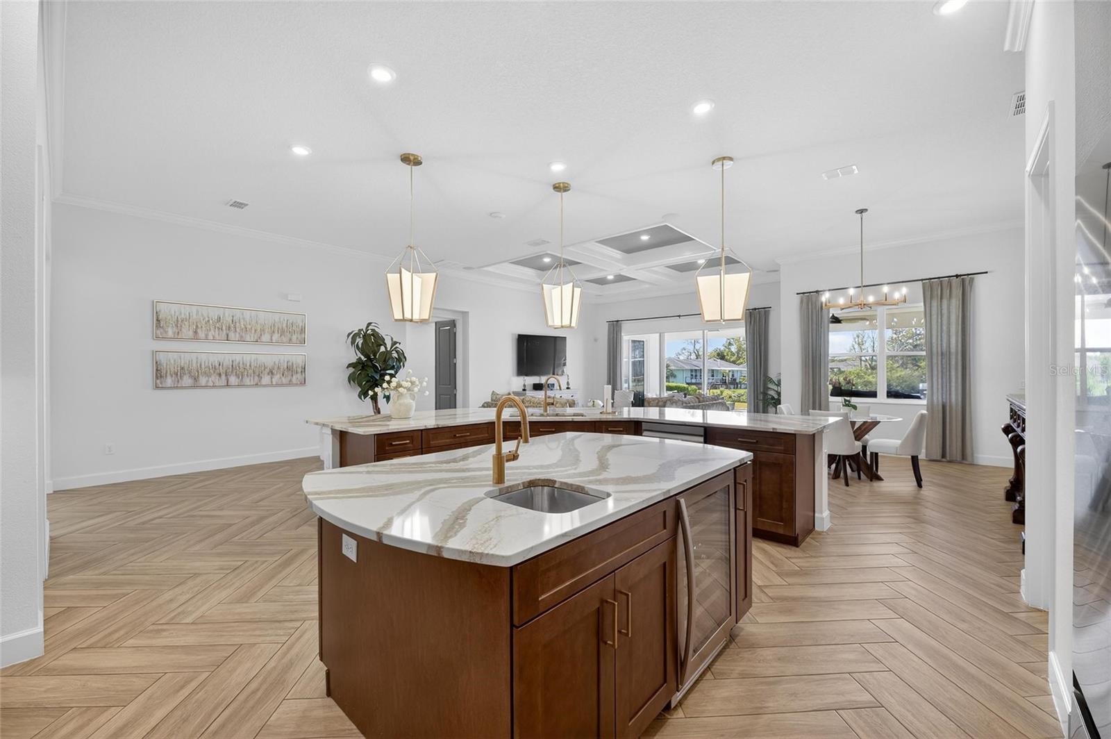 MIRABAY - Residential