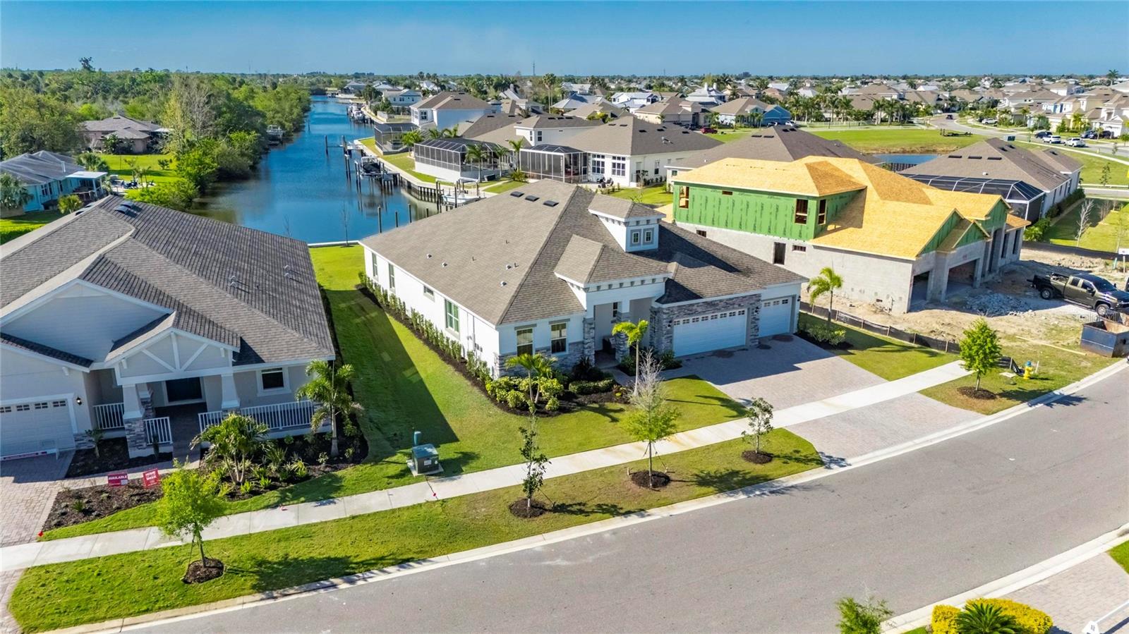 MIRABAY - Residential