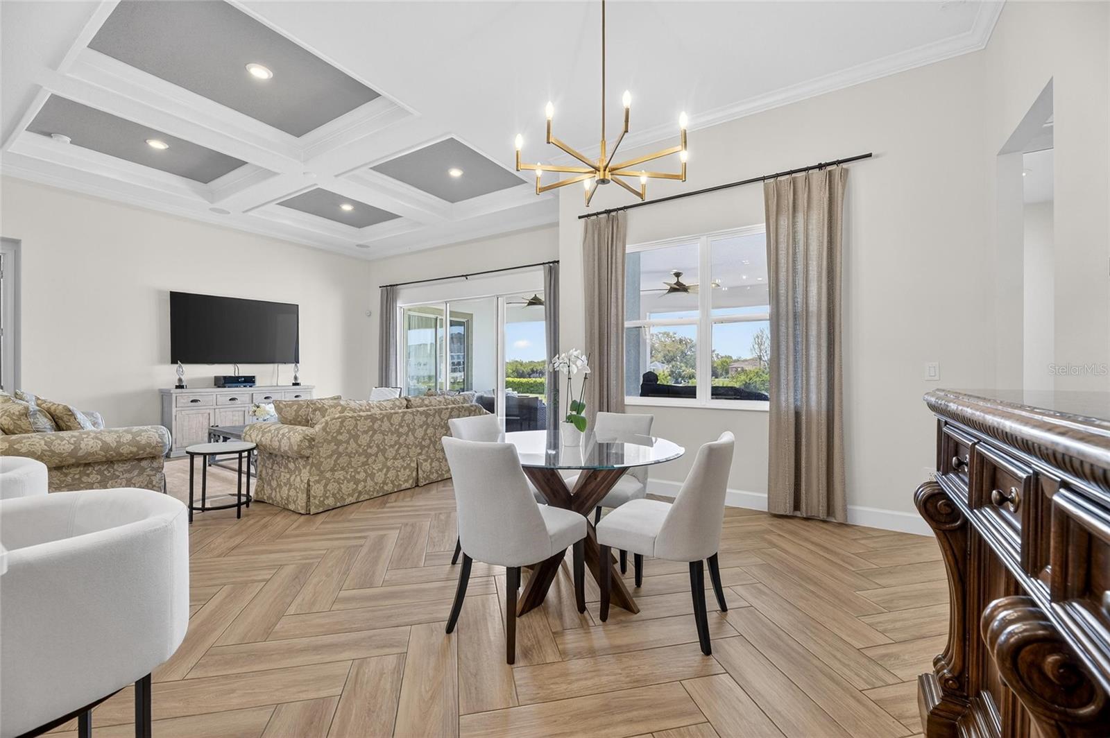 MIRABAY - Residential