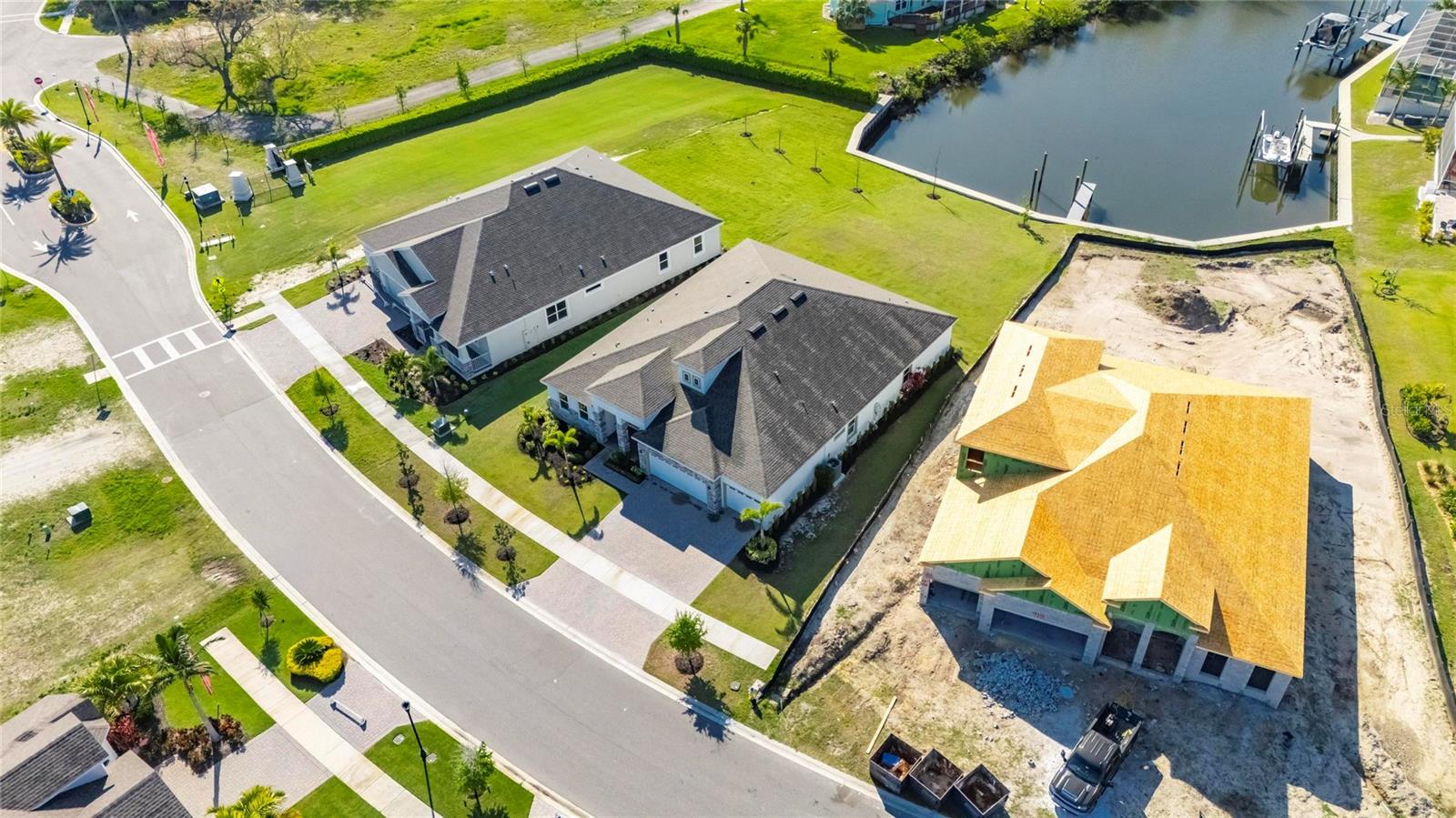 MIRABAY - Residential