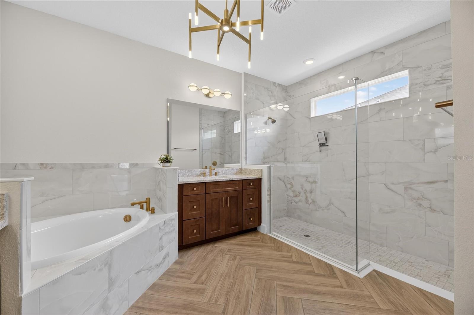 MIRABAY - Residential