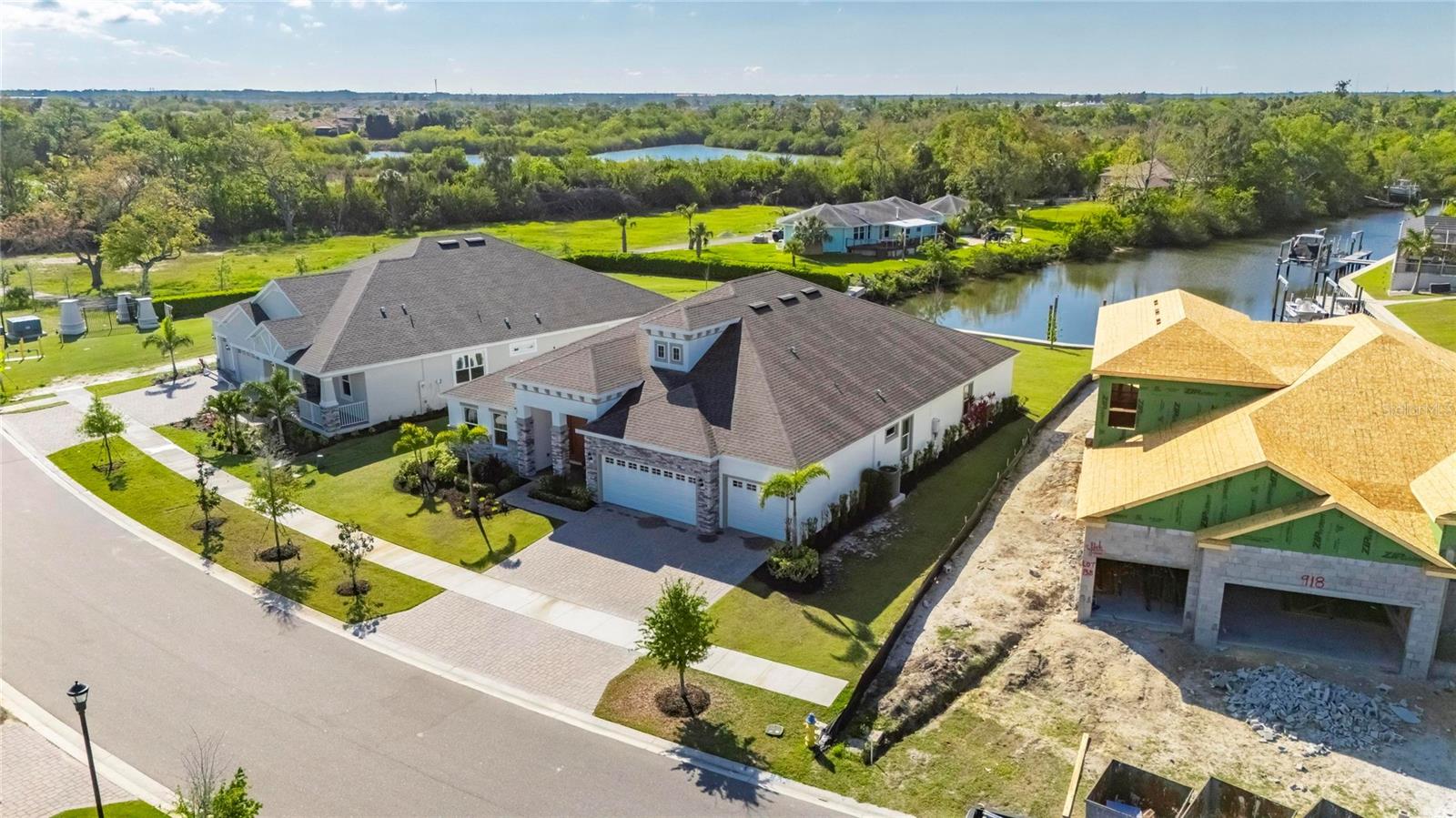 MIRABAY - Residential