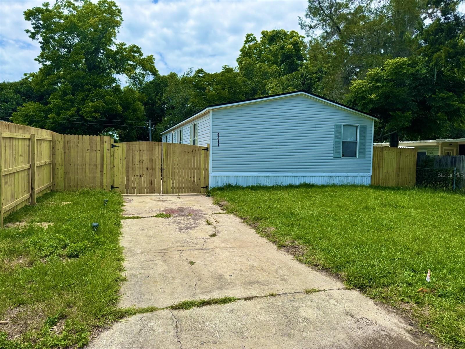 Welcome to Sunshine Park – a peaceful and friendly community in a prime, non-flood zone location just 10 minutes from the beautiful Gulf Coast beaches. This inviting home is perfect for anyone seeking a relaxed Florida lifestyle with all the conveniences close by. Enjoy easy access to grocery stores, restaurants, shopping, parks, and entertainment – everything you need is just around the corner.
Whether you're sipping your morning coffee on the porch or catching a sunset at the beach, this home offers comfort, convenience, and charm.
12-month lease. Background check required for all adults. $50 non-refundable application fee for each adult.
Tenant covers utilities, trash, & lawn care.
Small Pets welcome: $250 non-refundable fee for each pet.
First month and security deposit required.
Security deposit = 1 month's rent.
Opportunities like this don’t come often – schedule your private tour today and make this home your next home.