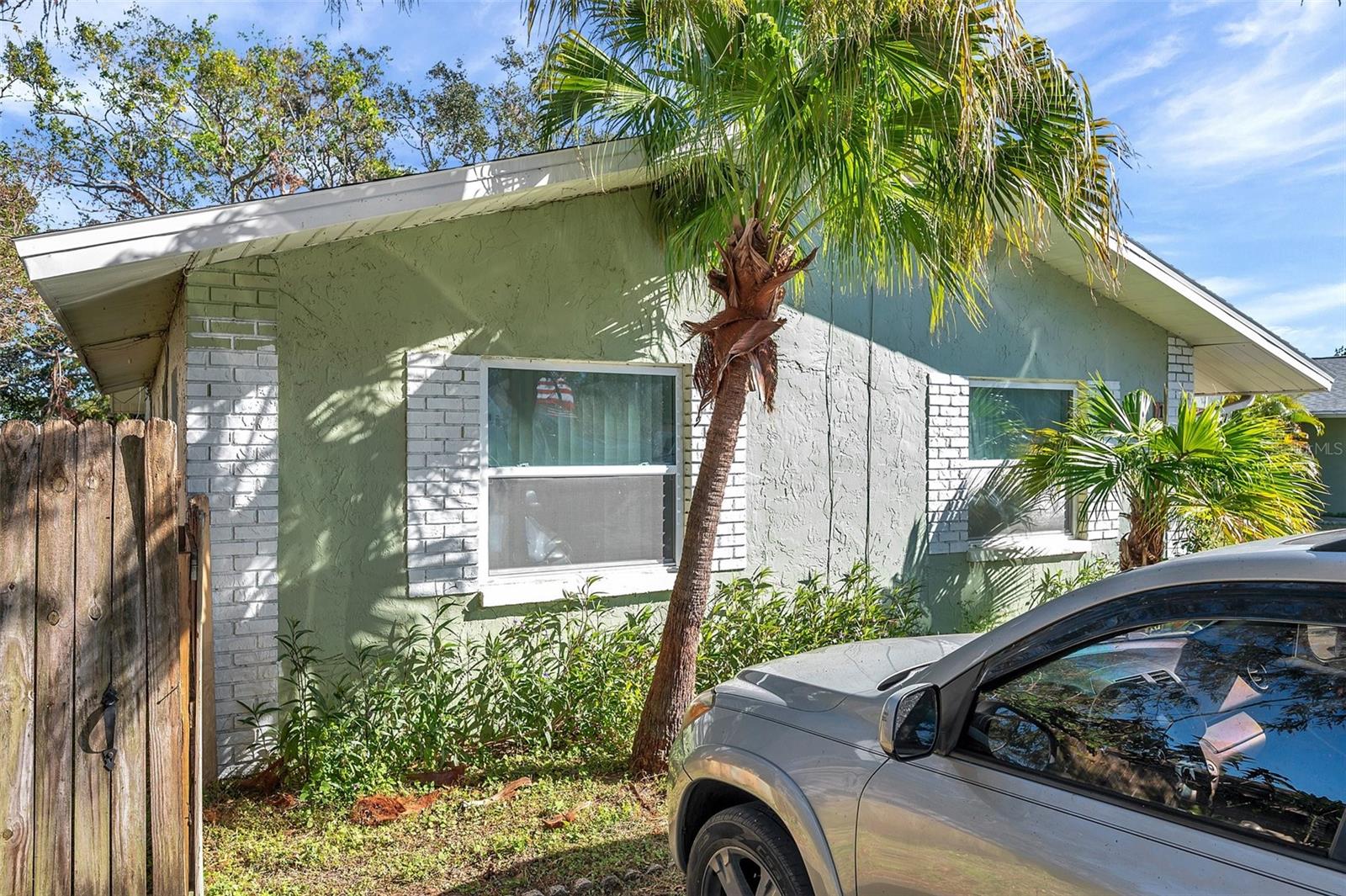 1001 LAKE PALMS DRIVE