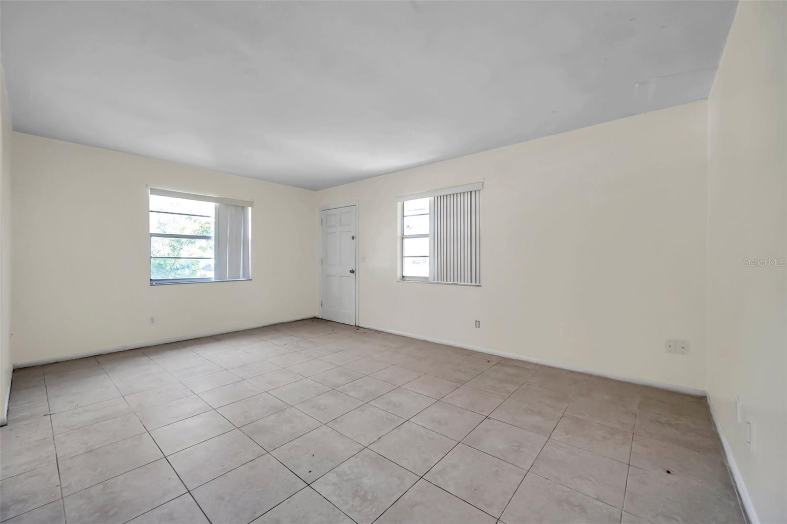 1001 LAKE PALMS DRIVE