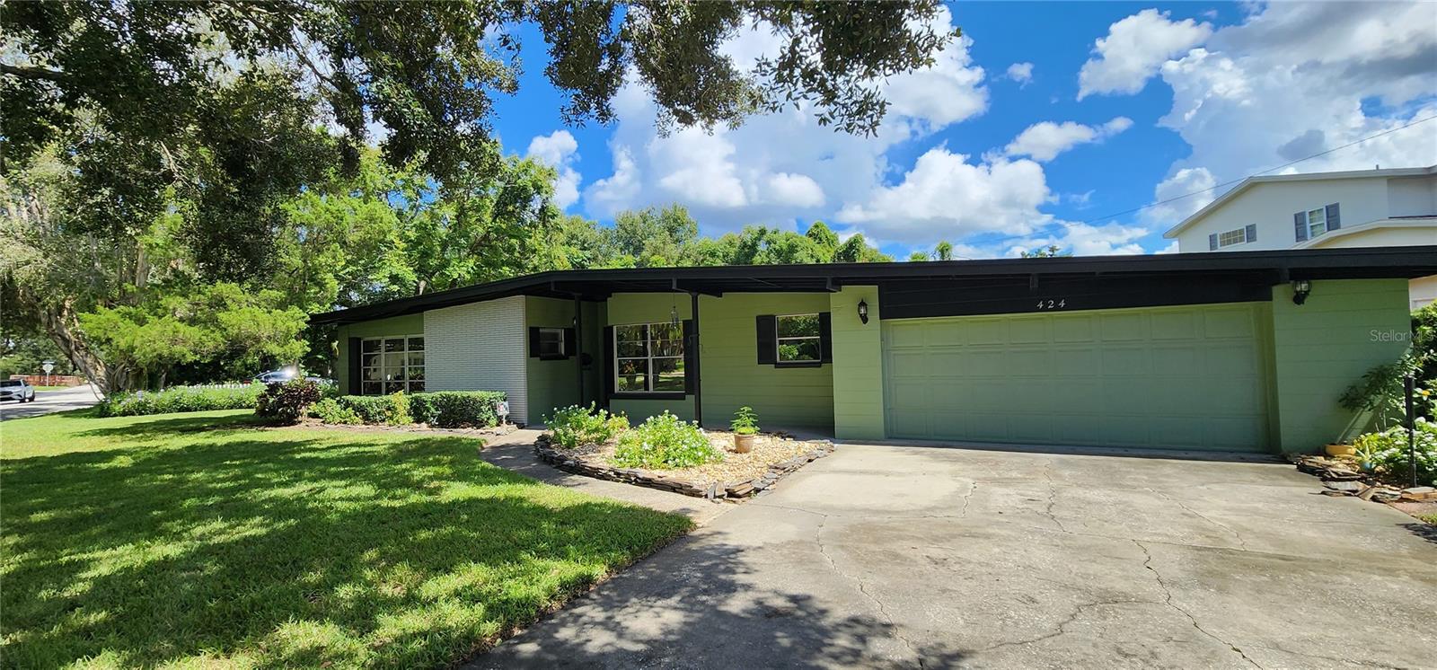 Location! Schools! Community! Convenience! Corner lot! Don't miss this great Winter Park home