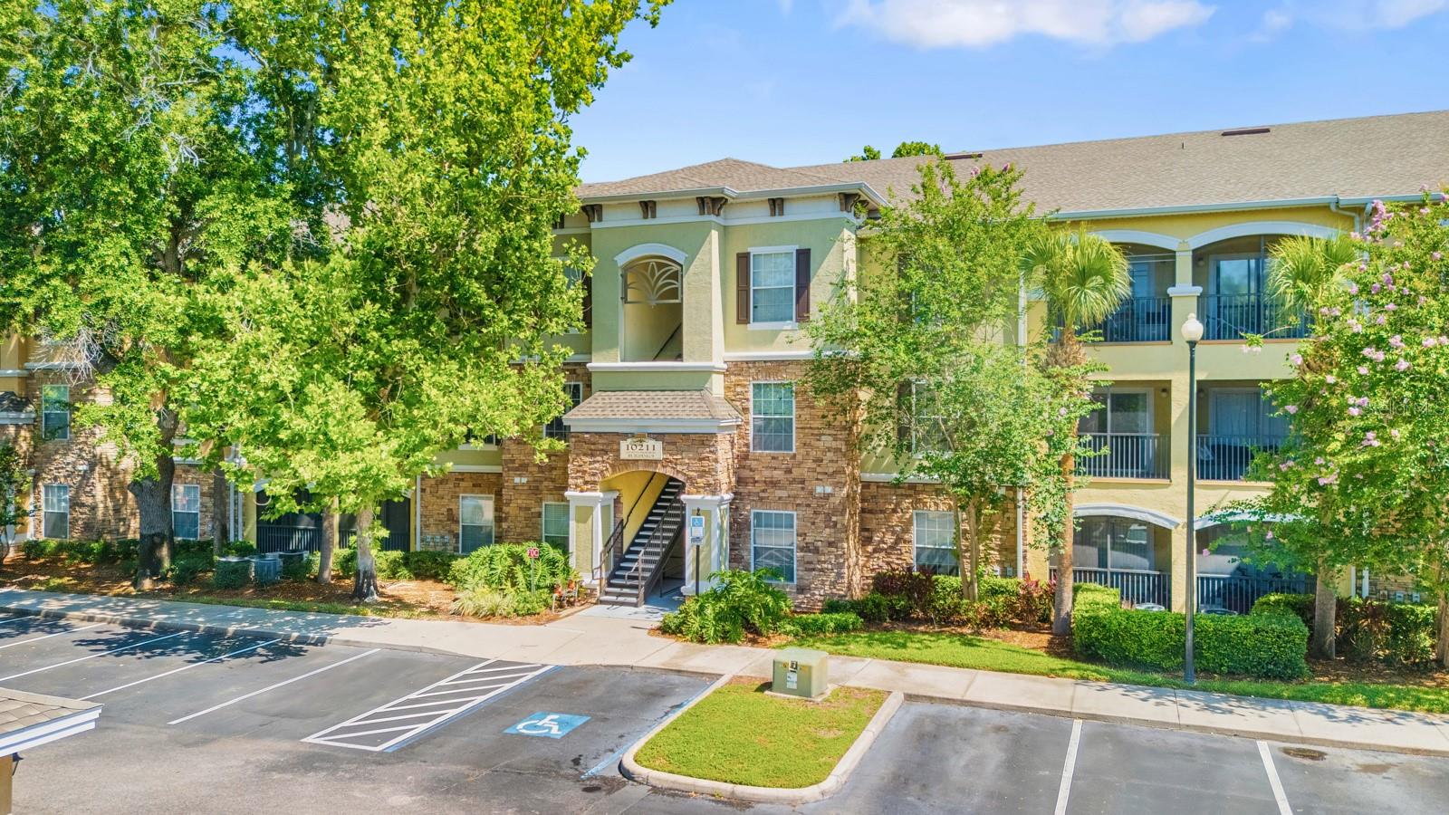 COURTNEY PALMS CONDOMINIUM UNIT 273 BLDG 9 - Residential