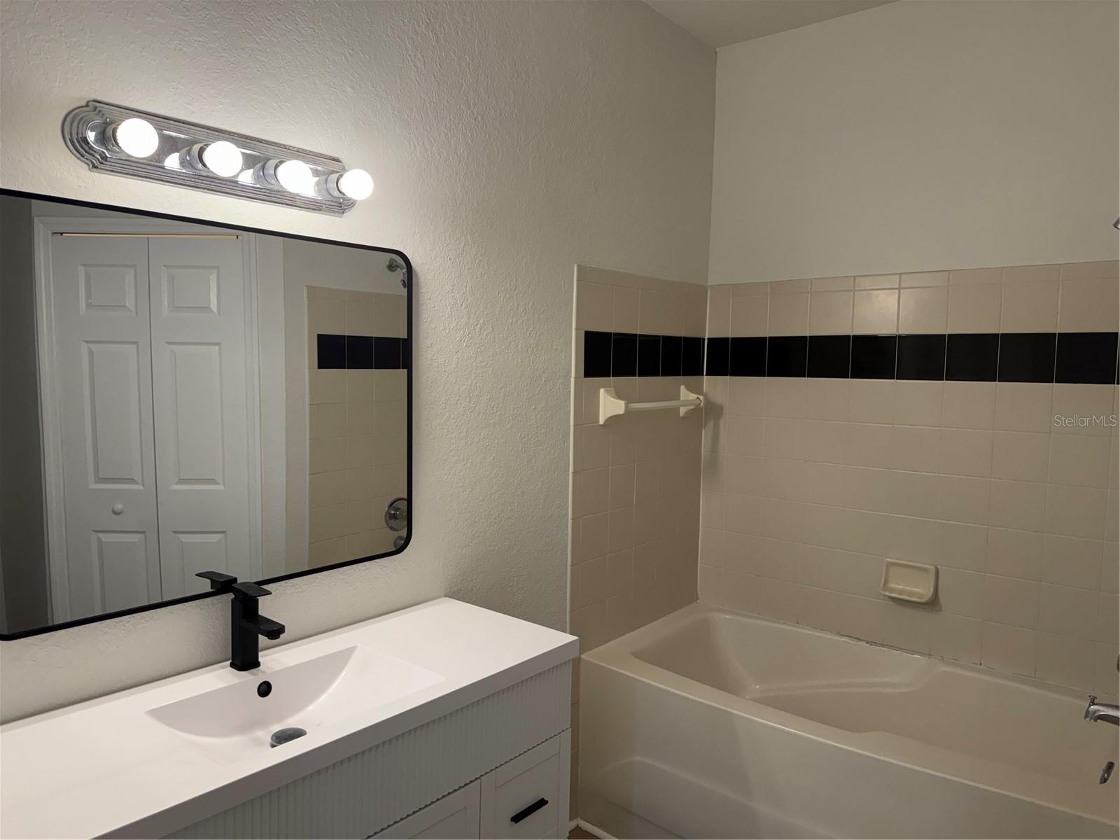 FOUNTAINS/METRO WEST CONDO - Residential