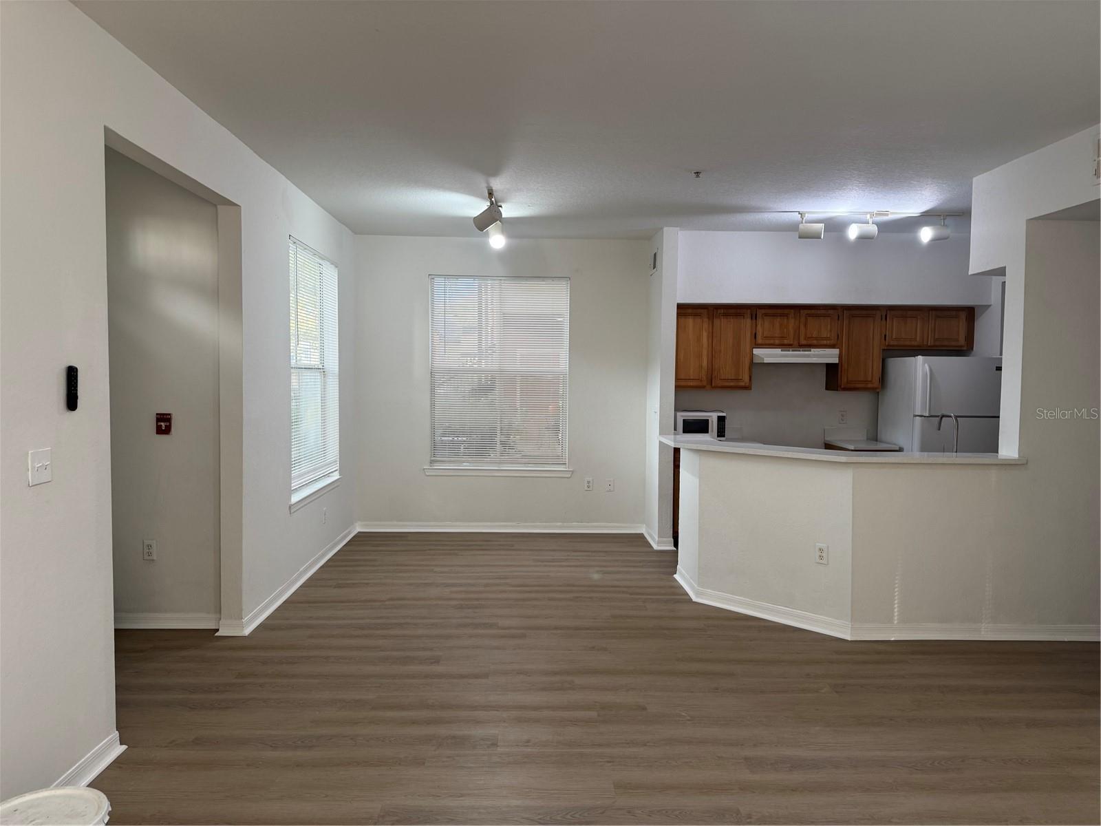 FOUNTAINS/METRO WEST CONDO - Residential