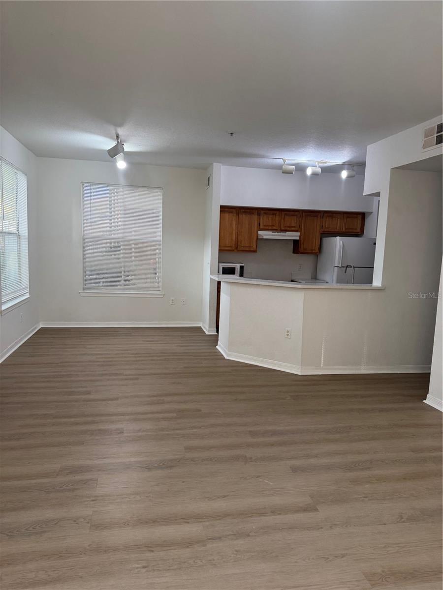 FOUNTAINS/METRO WEST CONDO - Residential