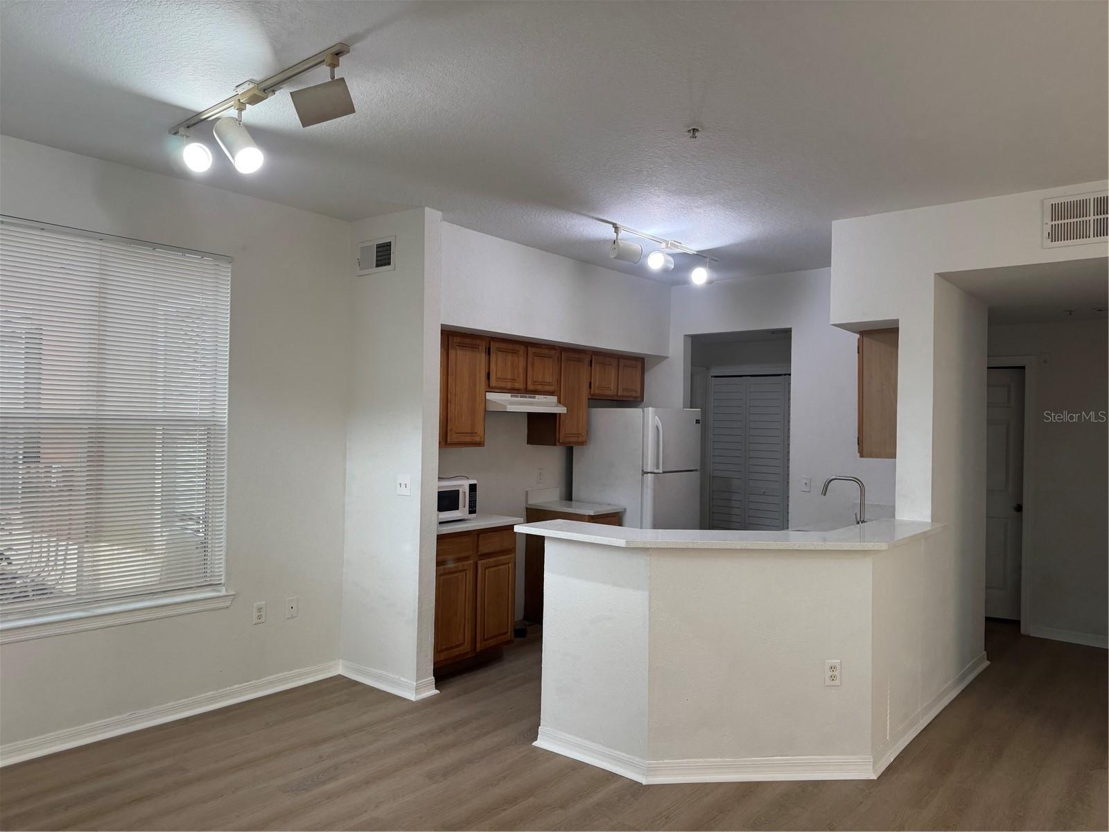 FOUNTAINS/METRO WEST CONDO - Residential