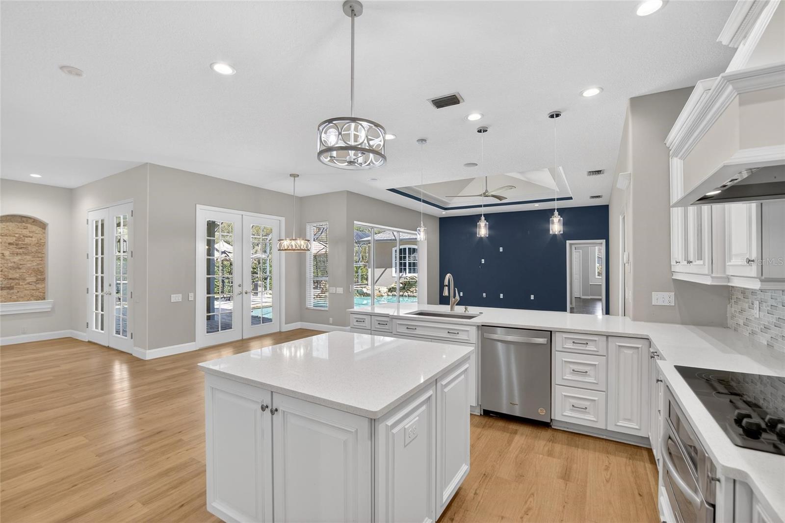 FISH HAWK TRAILS UN 1 & 2 - Residential