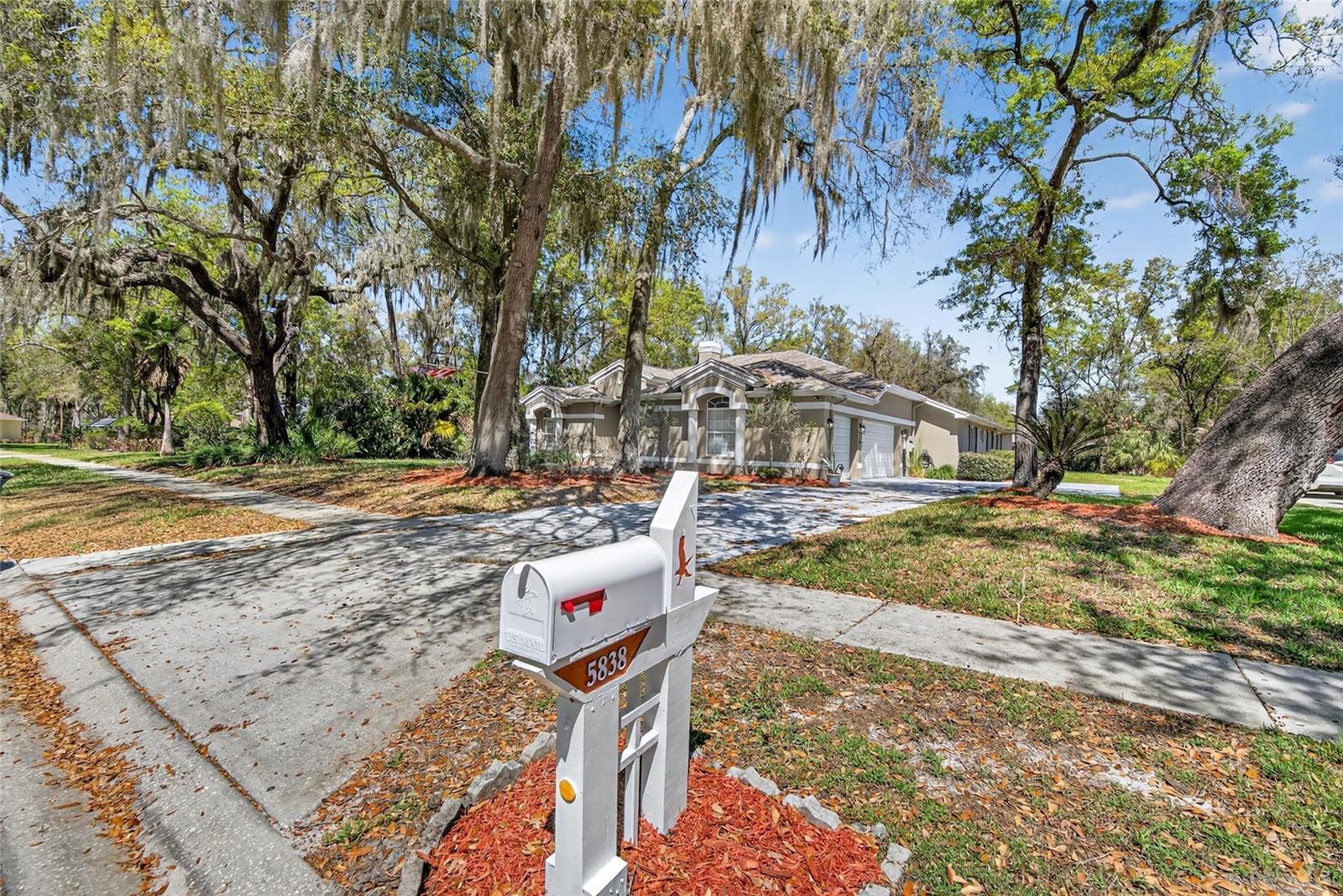 FISH HAWK TRAILS UN 1 & 2 - Residential