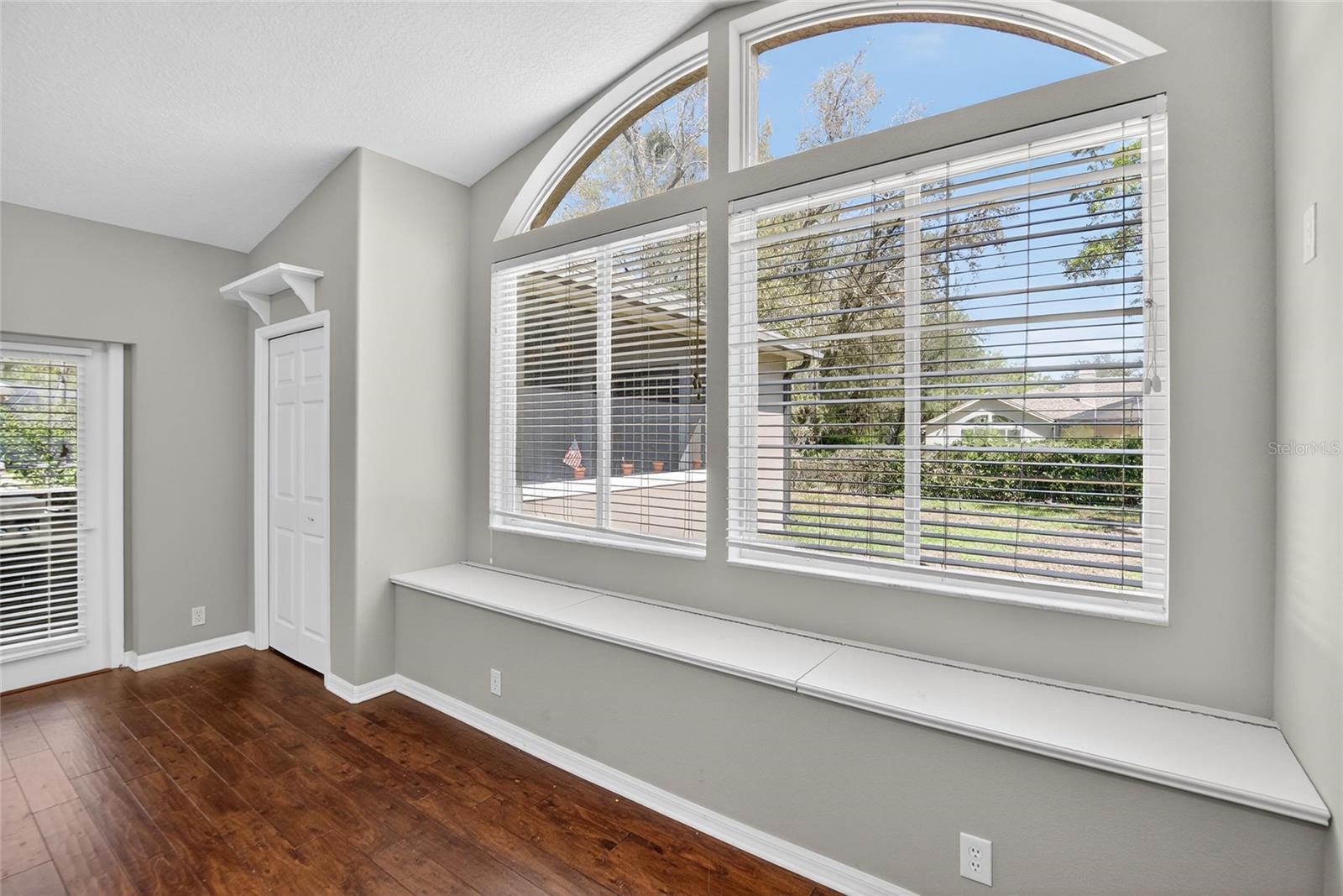 FISH HAWK TRAILS UN 1 & 2 - Residential