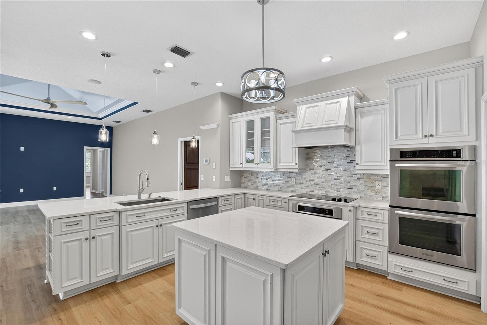 FISH HAWK TRAILS UN 1 & 2 - Residential