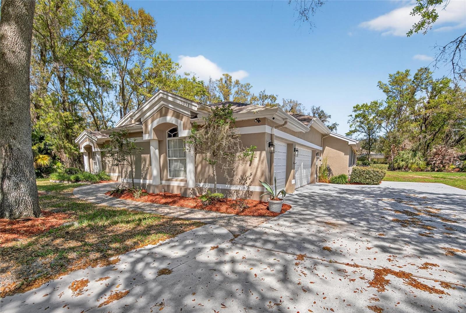 FISH HAWK TRAILS UN 1 & 2 - Residential