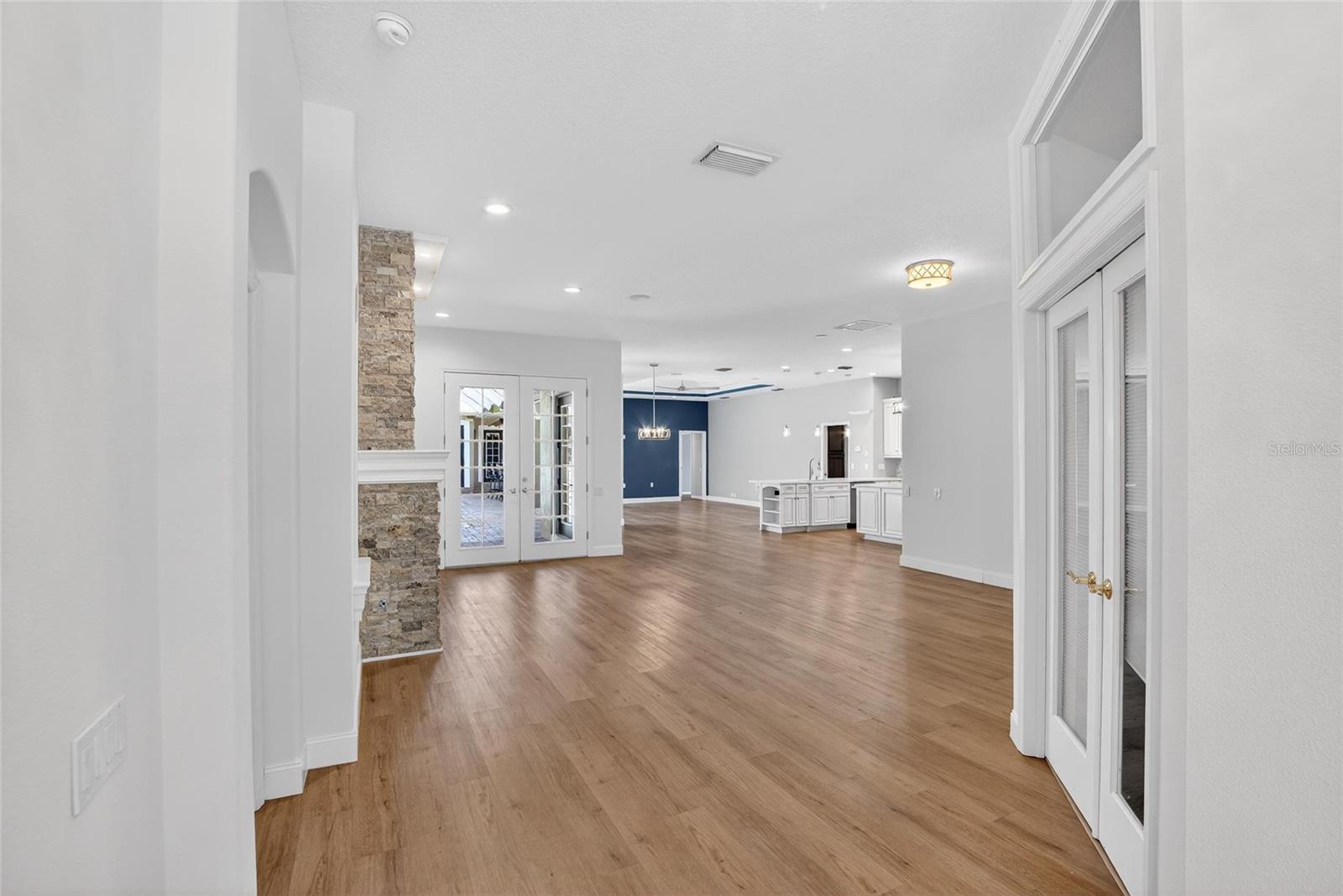 FISH HAWK TRAILS UN 1 & 2 - Residential