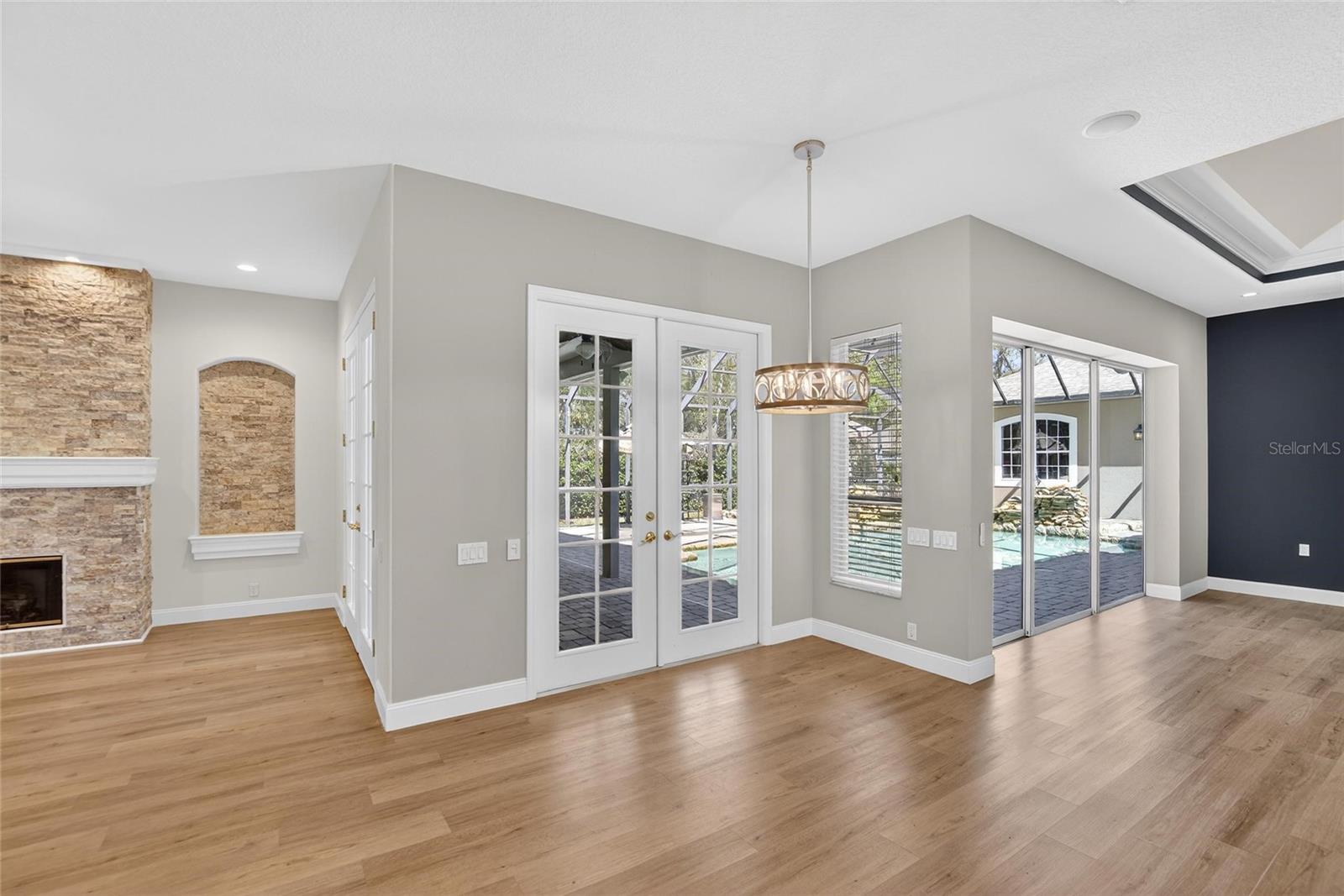 FISH HAWK TRAILS UN 1 & 2 - Residential