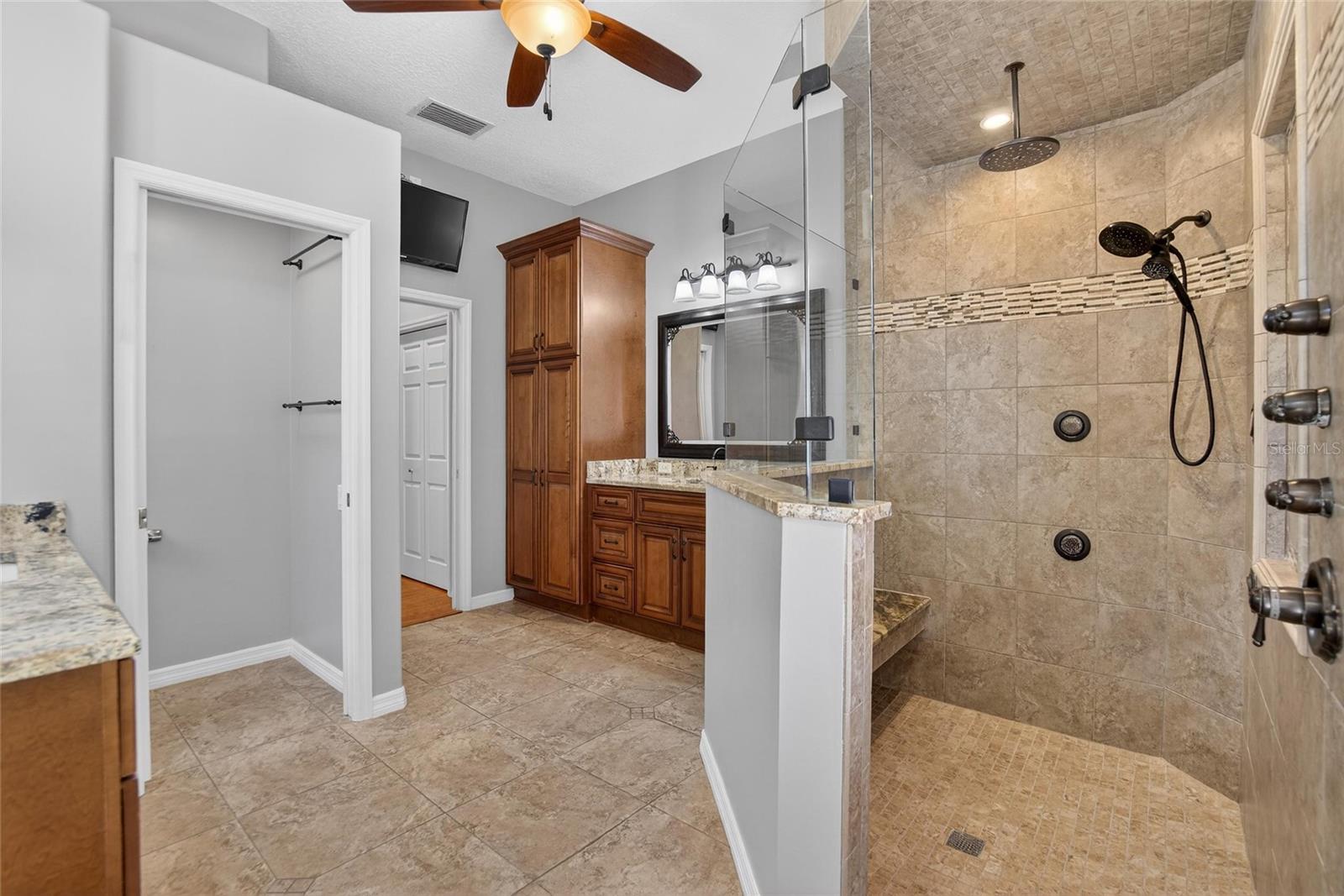 FISH HAWK TRAILS UN 1 & 2 - Residential