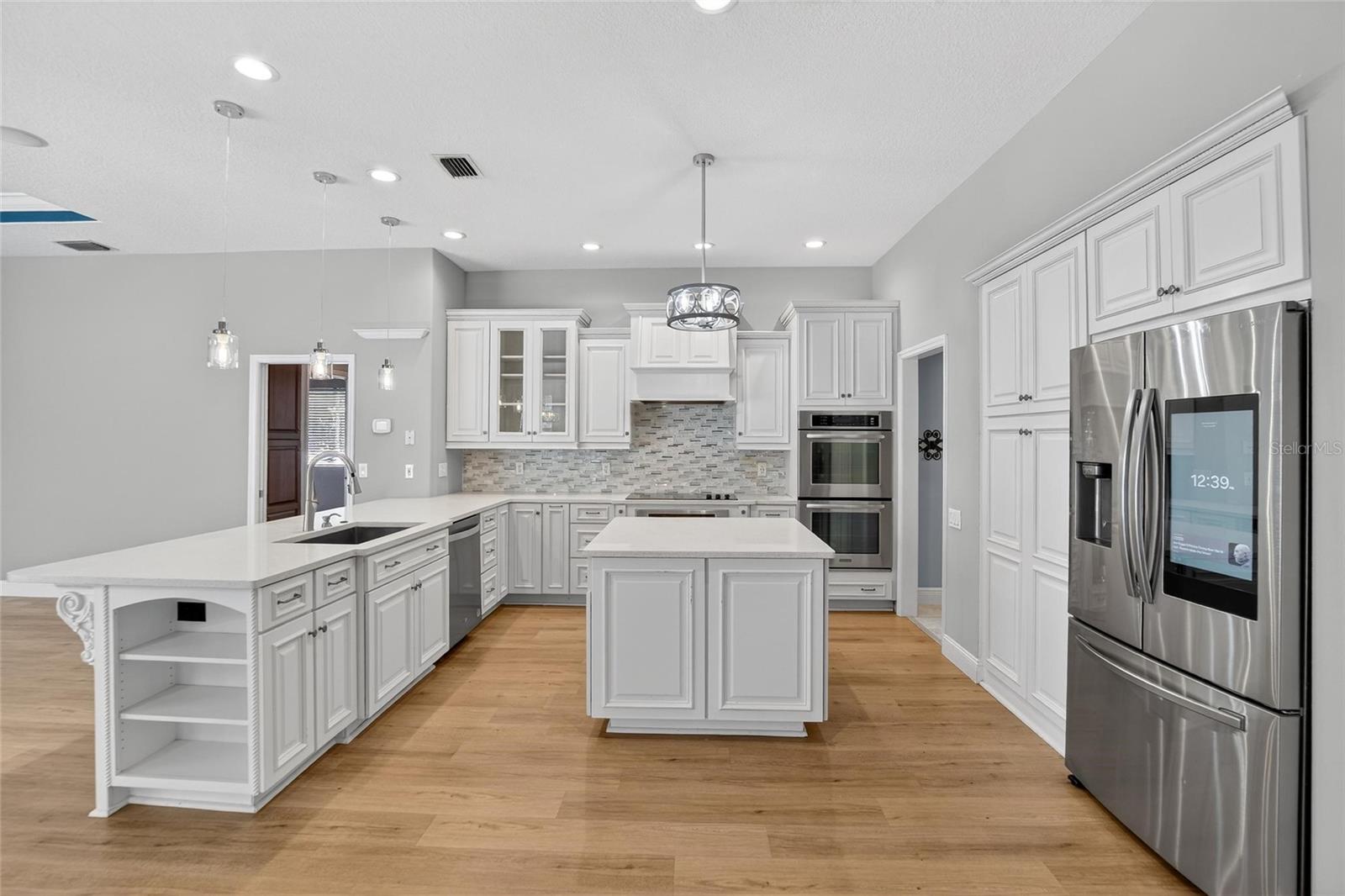 FISH HAWK TRAILS UN 1 & 2 - Residential