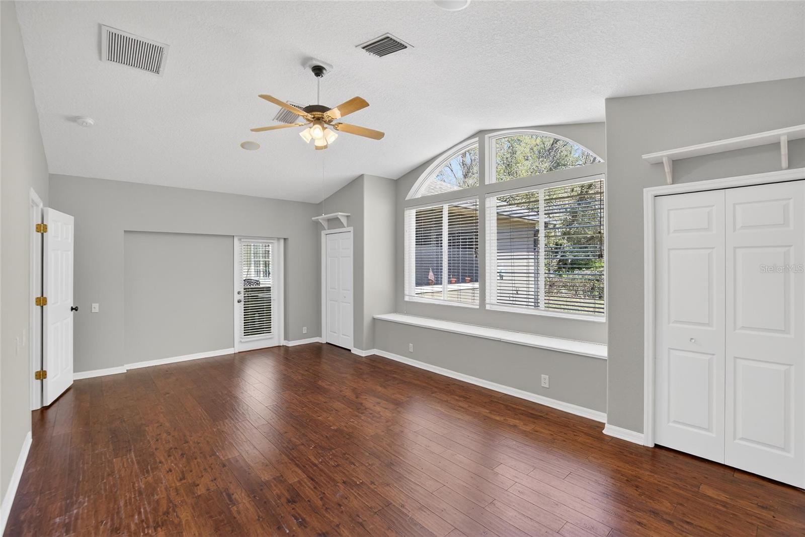 FISH HAWK TRAILS UN 1 & 2 - Residential