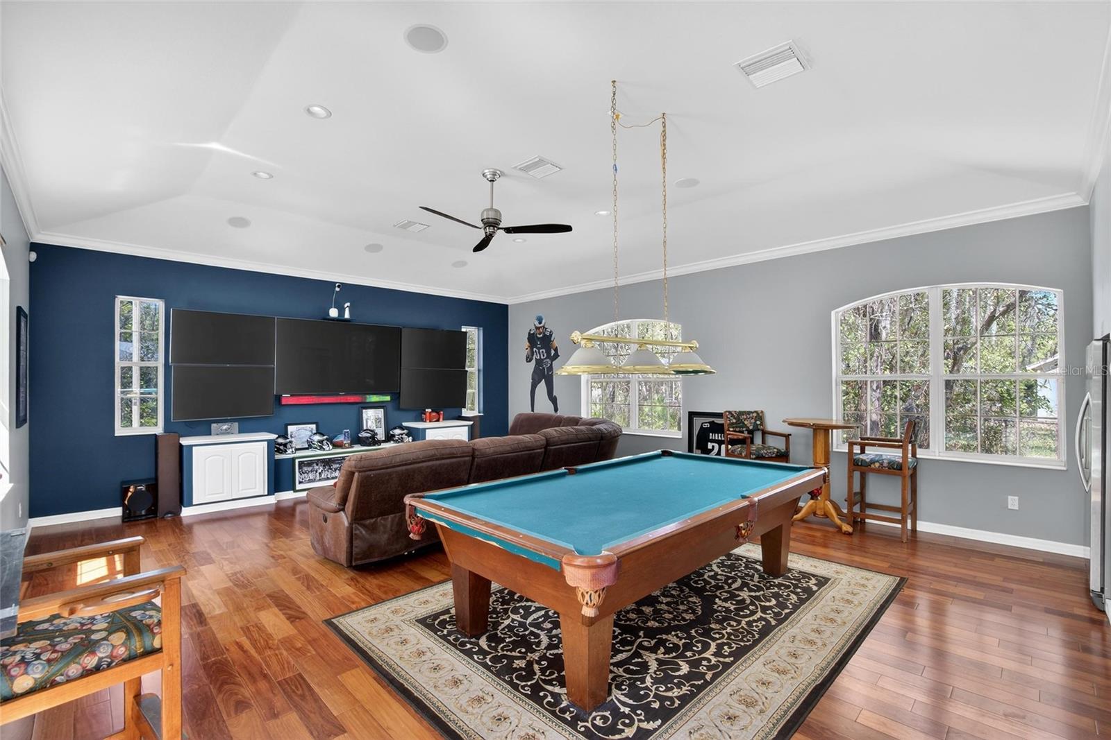 FISH HAWK TRAILS UN 1 & 2 - Residential