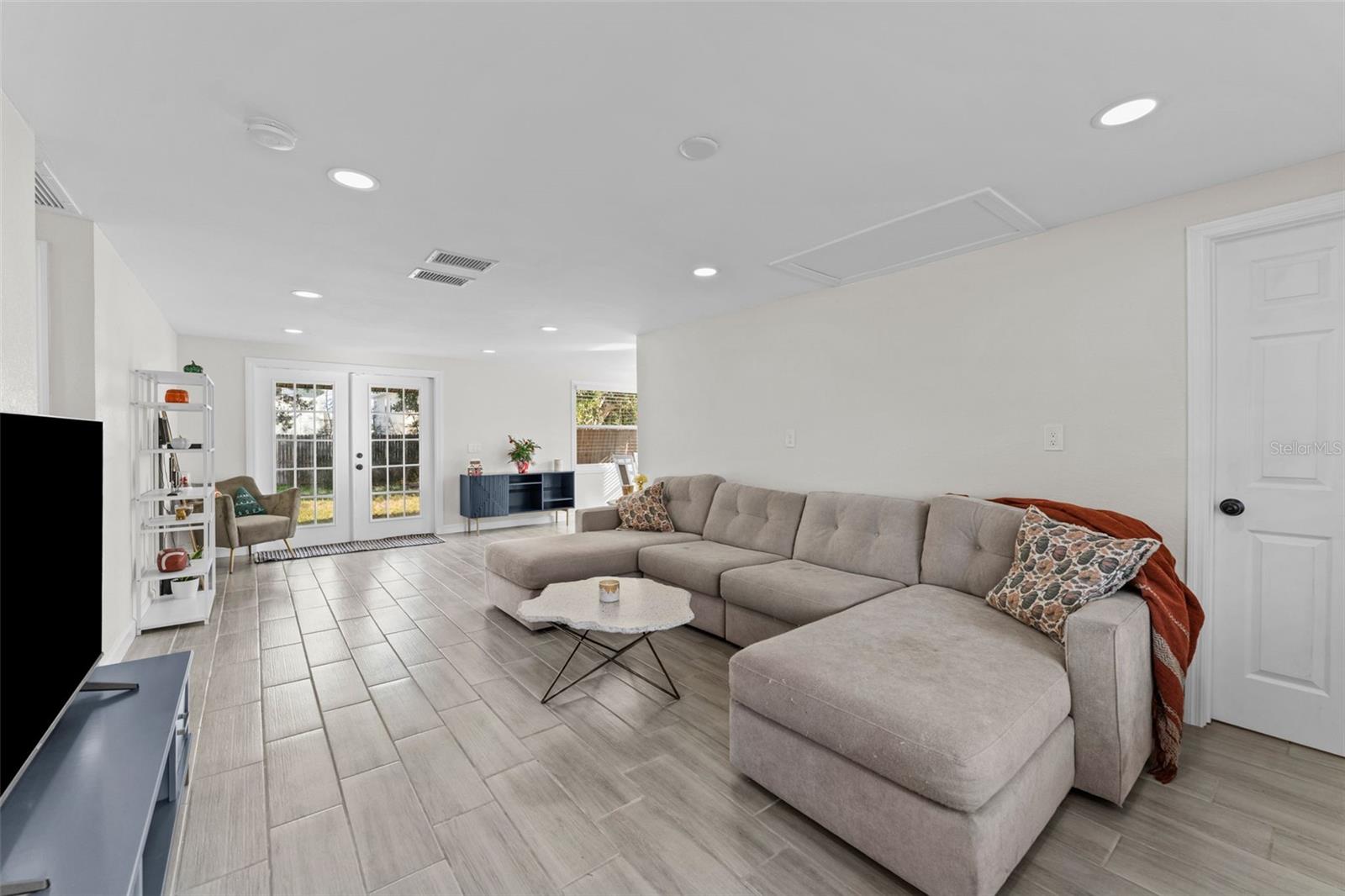 5501 DENVER STREET NE