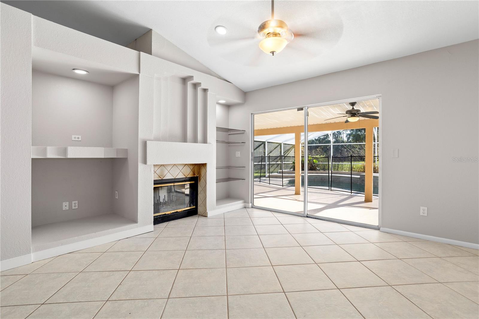 TWIN RIVERS MODEL HOME AREA - Residential