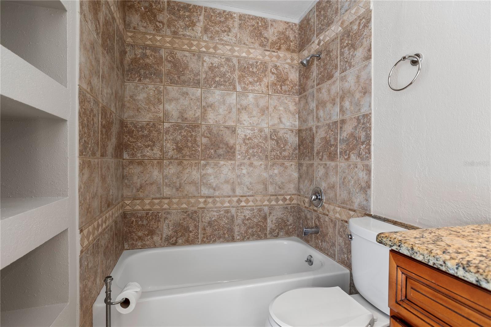 TWIN RIVERS MODEL HOME AREA - Residential