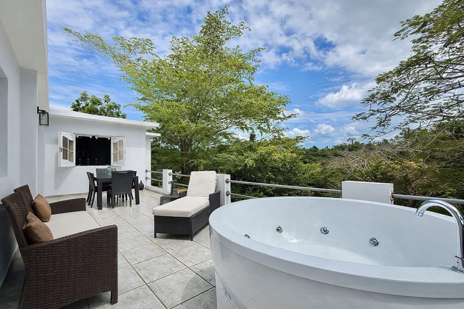 HACIENDA VILLA BLANCA - Residential