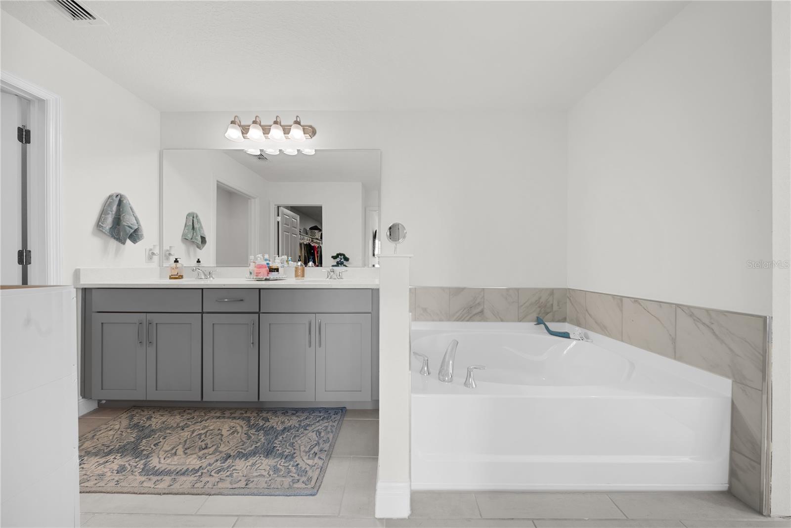 RIDGEVIEW PHASE 3 - Residential