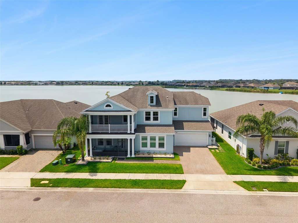 Photo of 359 Blue Cypress Drive, Groveland, FL 34736 (MLS # G5115107)